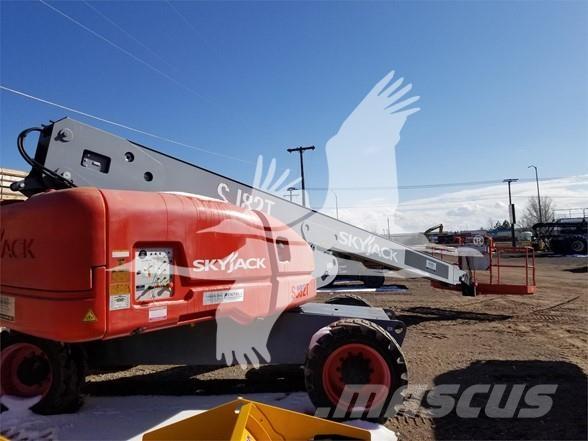 SkyJack SJ82T Teleskopske dvižne ploščadi