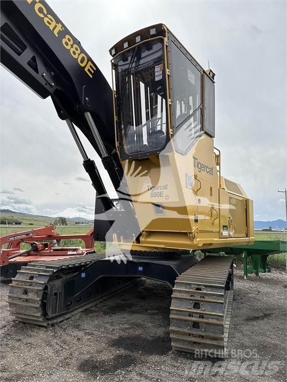 Tigercat 880E Nakladalci za les