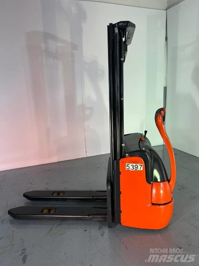 Linde L10 Ročni električni viličar