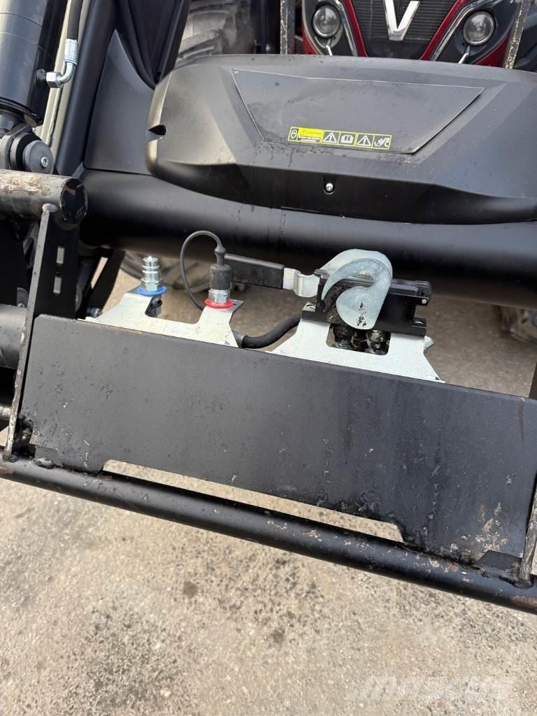 Valtra T234 Traktorji