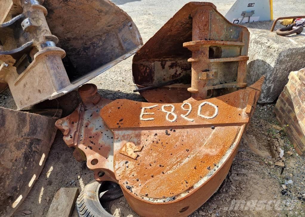 JCB JS 145 W Bagri na kolesih