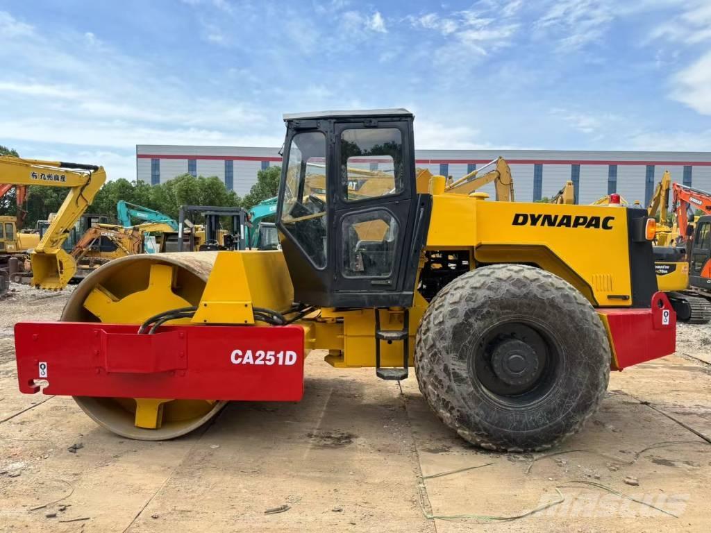 Dynapac CA251D Enojni valjarji