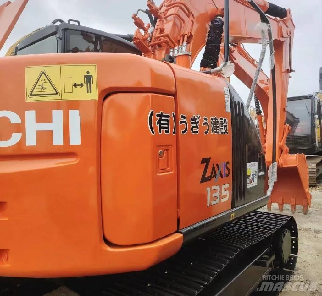 Hitachi 135US-6 Bagri goseničarji