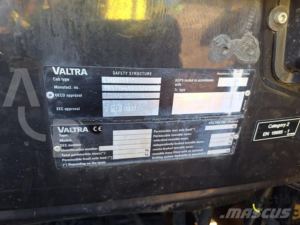 Valtra T 194 A Traktorji
