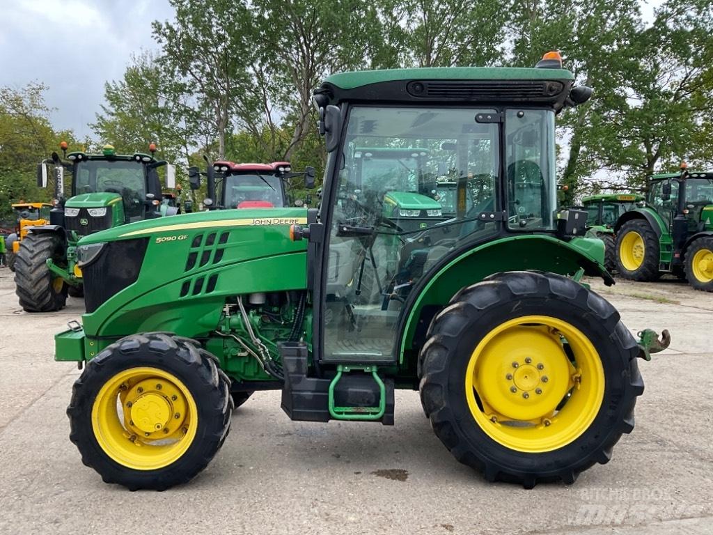 John Deere 5090 GF Traktorji