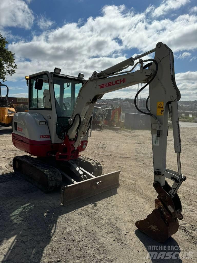 Takeuchi TB 230 Mini bagri <7t