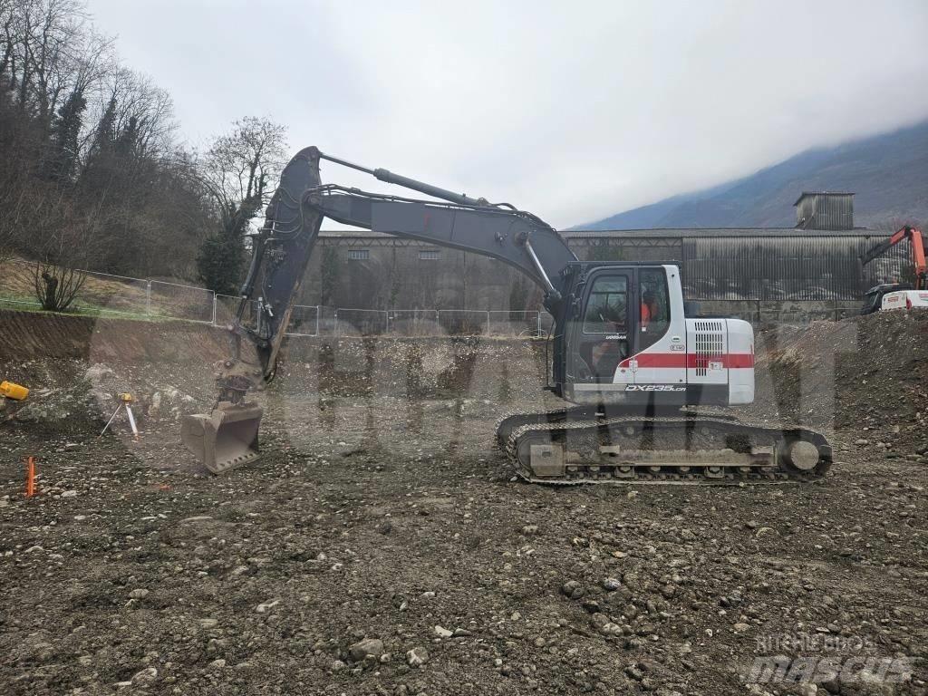 Doosan DX 235 LCR Bagri goseničarji
