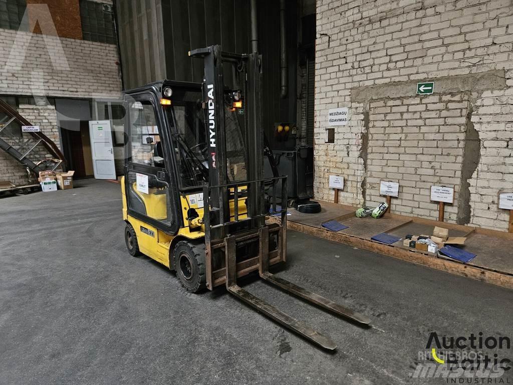 Hyundai 18D-7E Dizelski viličarji