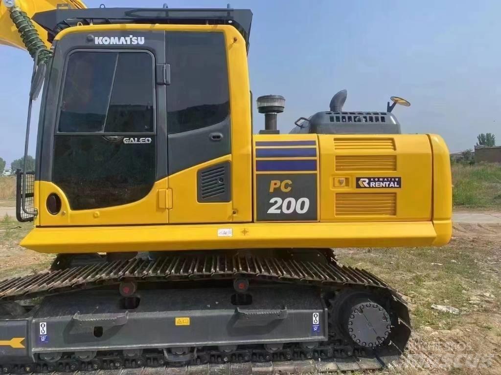 Komatsu PC 200-8 Midi bagri 7t – 12t
