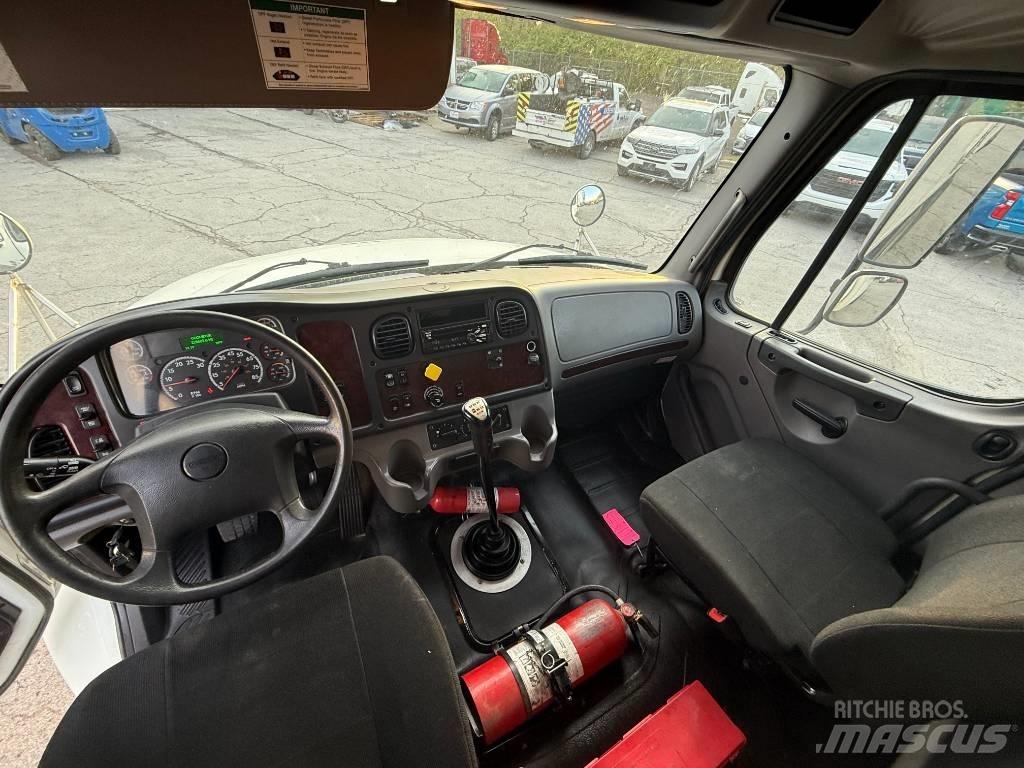 Freightliner M 106 Tovornjaki zabojniki