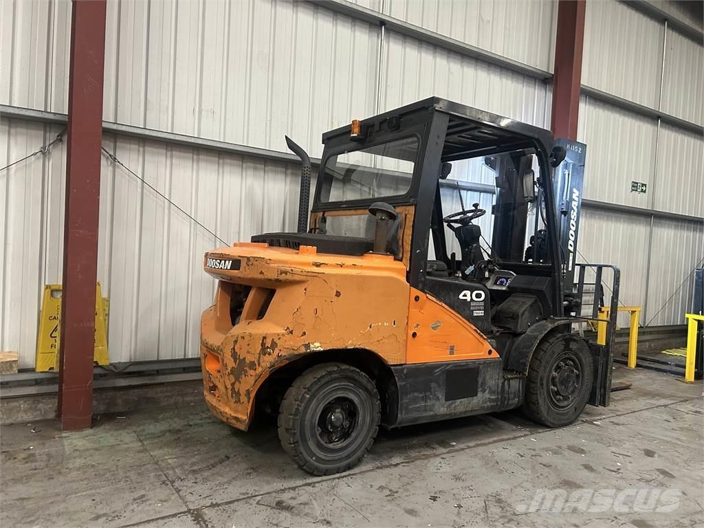 Doosan D40SC-7 Dizelski viličarji