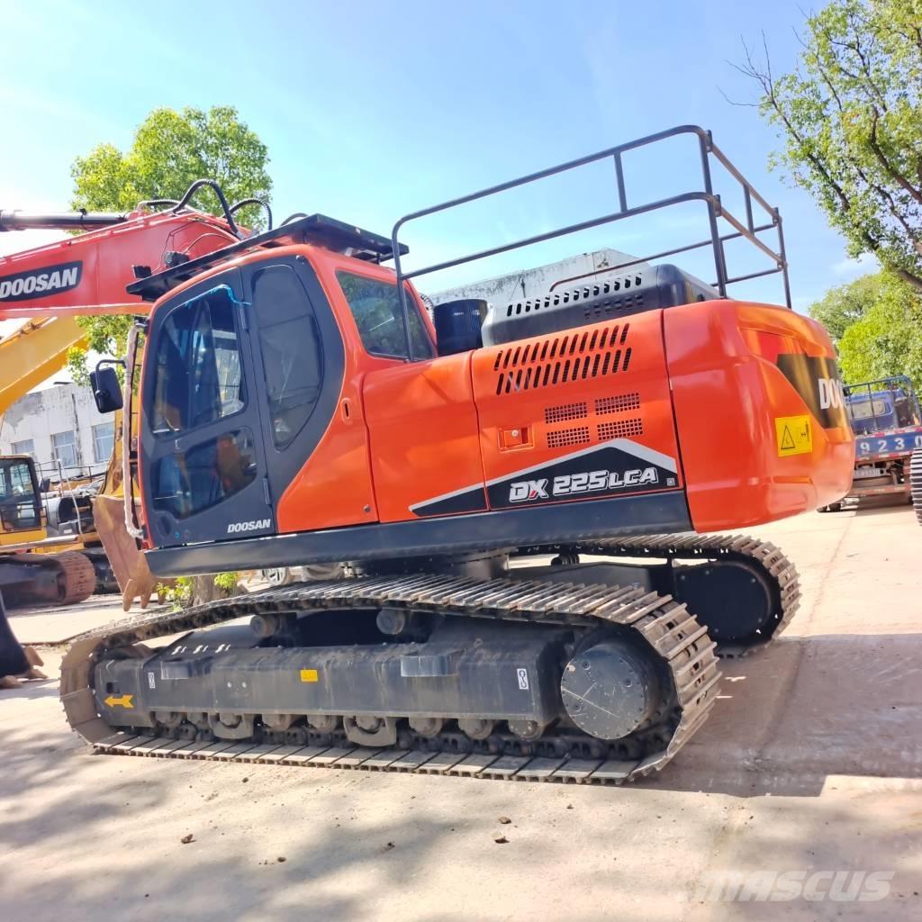 Doosan DX 225 LCA Bagri goseničarji