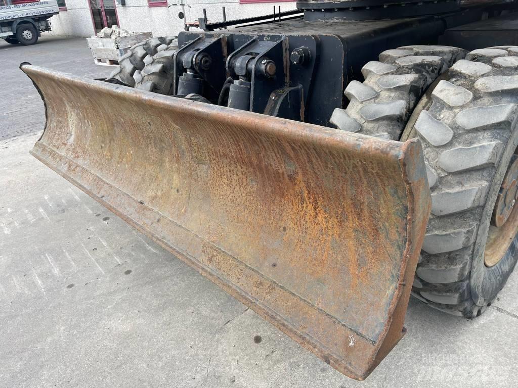 JCB JS 145 W Bagri na kolesih