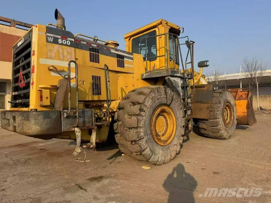 Komatsu Komatsu Kolesni nakladalci