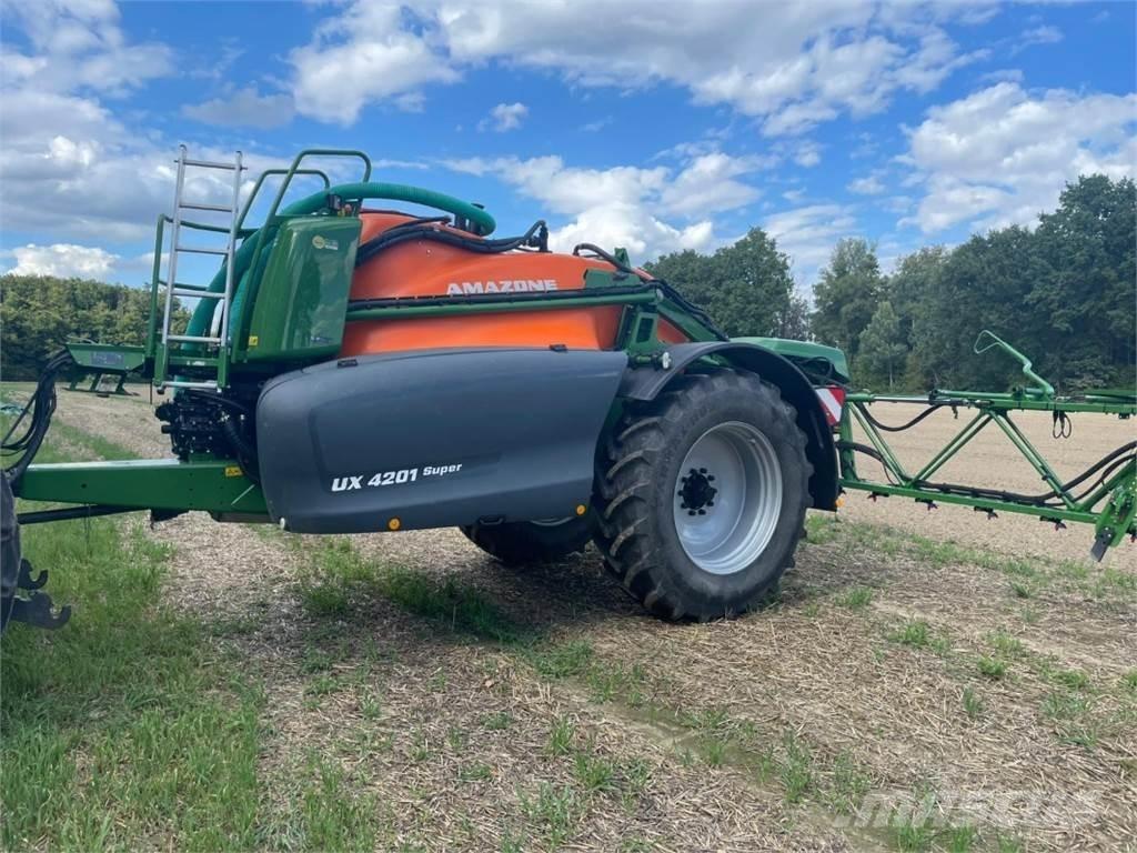 Amazone UX 4201 Vlečne škropilnice