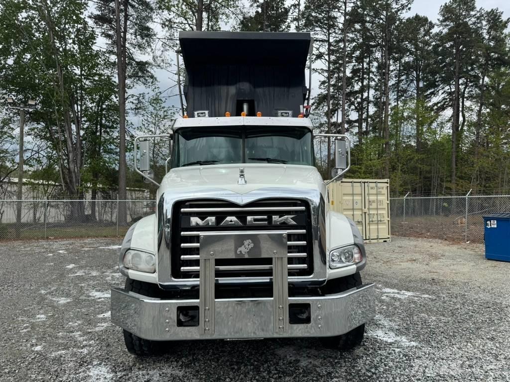 Mack GU813 Kiper tovornjaki
