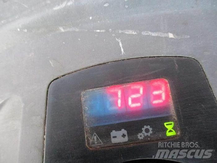 Toyota LWE 140 Električni nizko dvižni viličar