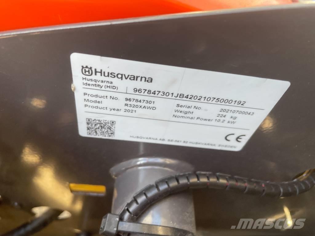 Husqvarna R320X AWD Vrtni traktor kosilnice