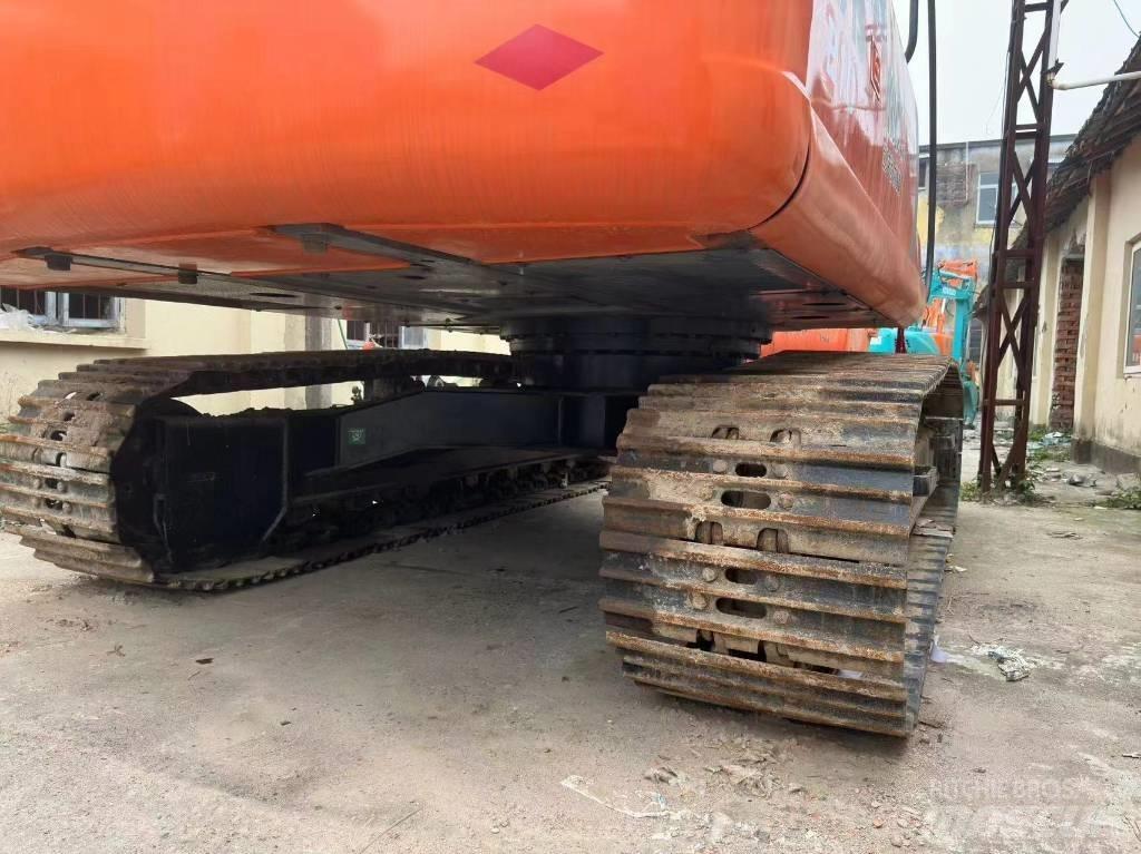 Hitachi ZX 210 Bagri goseničarji