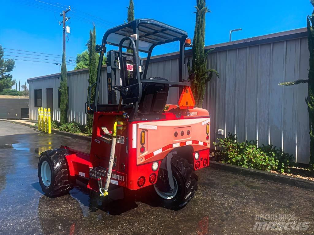 Moffett M55 Mobilni viličarji