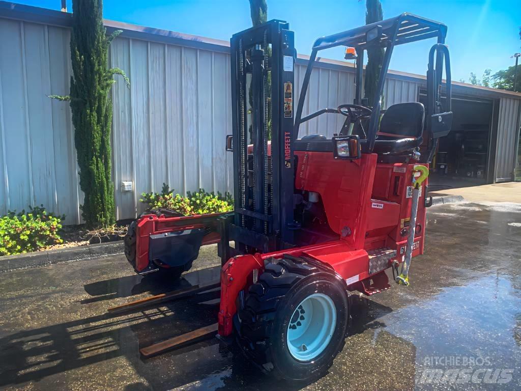 Moffett M55 Mobilni viličarji