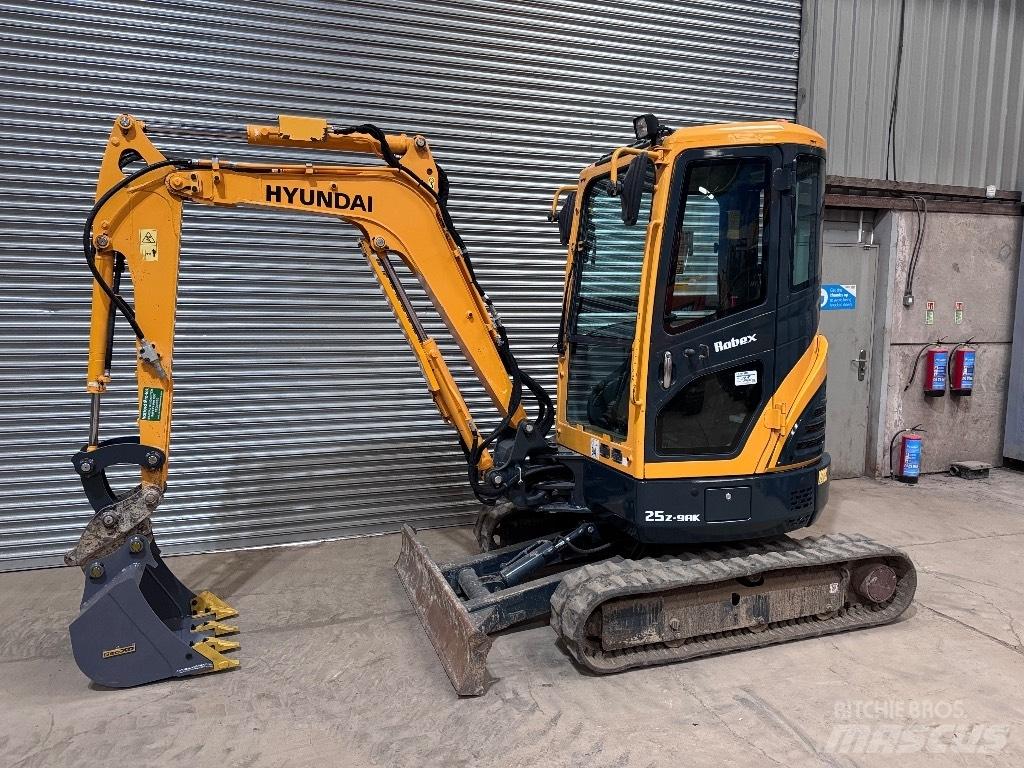 Hyundai R25Z-9 AK Mini bagri <7t