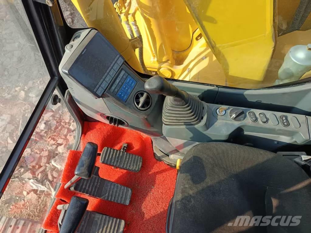 Komatsu PC 138 Bagri goseničarji