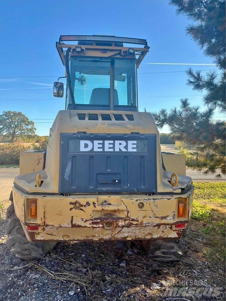 John Deere 324H Kolesni nakladalci