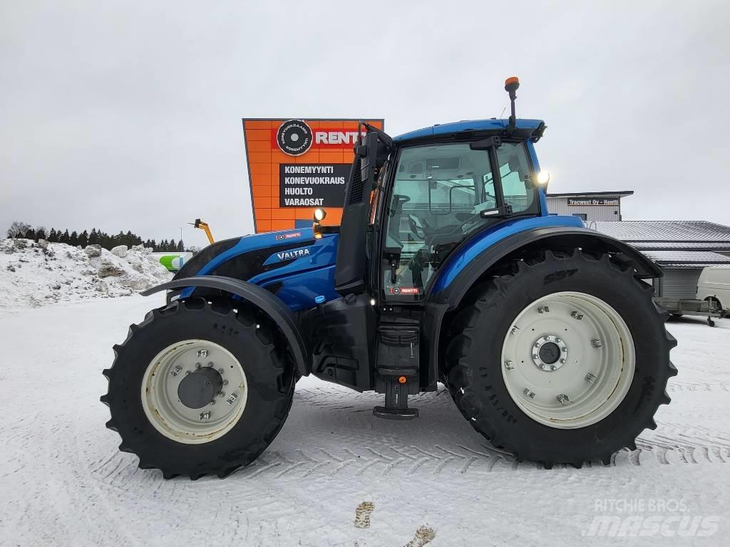 Valtra T 215 Traktorji