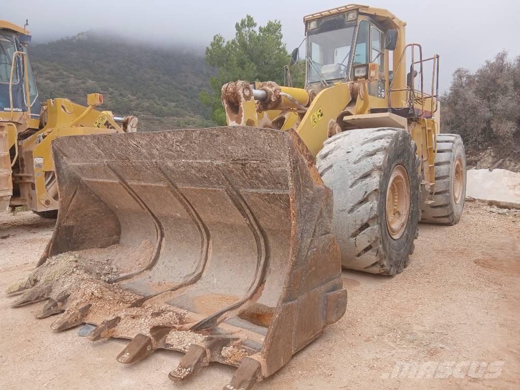 Komatsu WA 600-1 Kolesni nakladalci