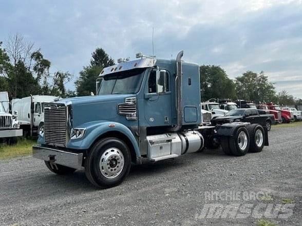 Freightliner 122SD Vlačilci