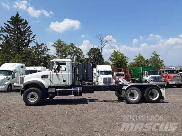 Mack GRANITE GU713 Vlačilci