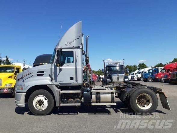 Mack PINNACLE CXU612 Vlačilci