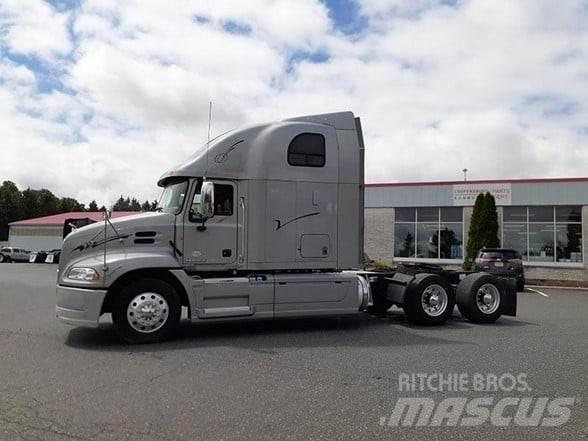 Mack PINNACLE CXU613 Vlačilci