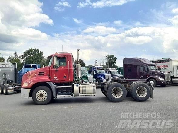Mack PINNACLE CXU613 Vlačilci
