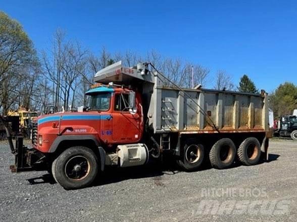 Mack RD688S Kiper tovornjaki