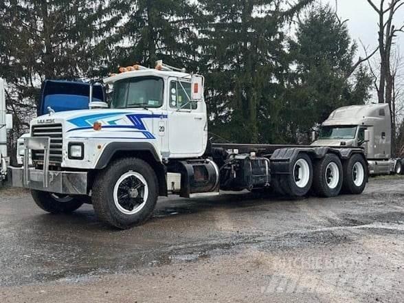 Mack RD690 Komunalni tovornjaki