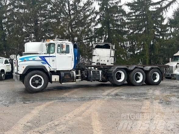 Mack RD690 Komunalni tovornjaki
