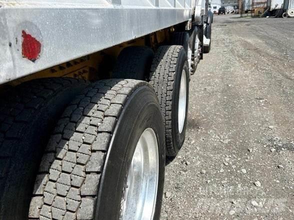 Peterbilt 567 Kiper tovornjaki