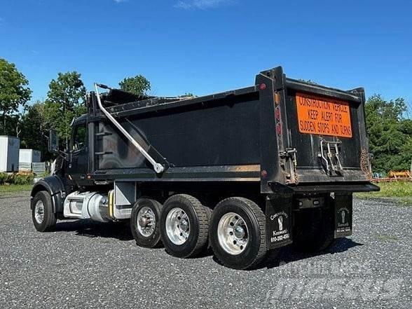 Peterbilt 567 Kiper tovornjaki