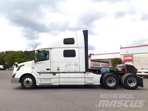 Volvo VNL64T780 Vlačilci