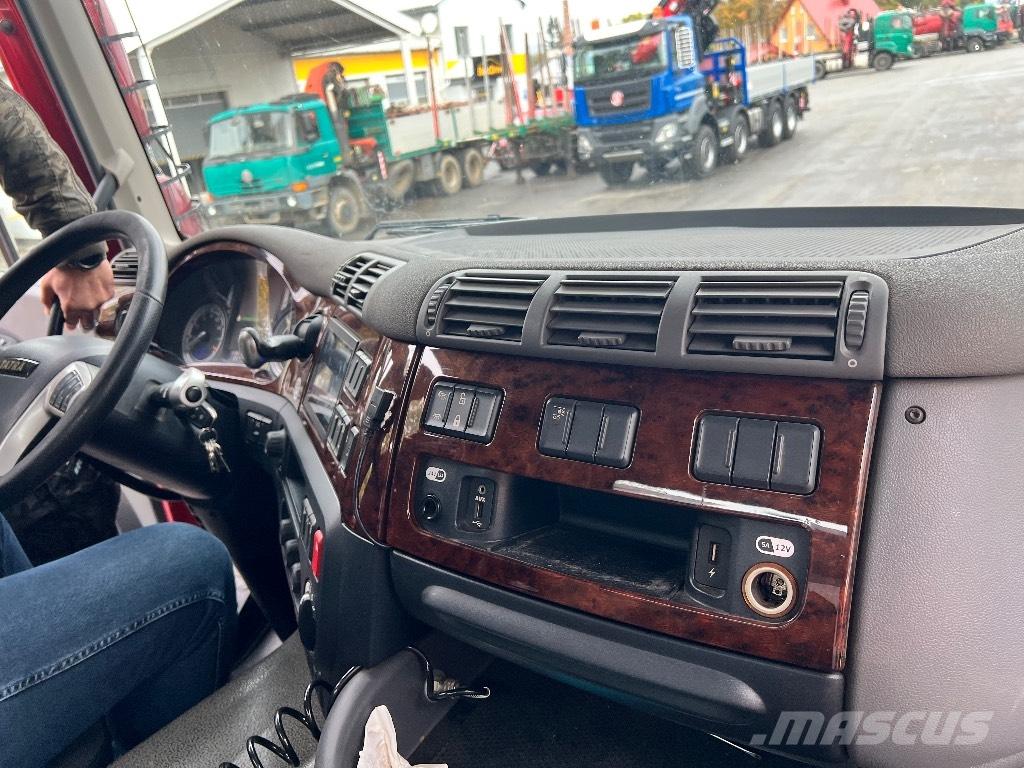 Tatra T158 Tovornjaki s kesonom/platojem