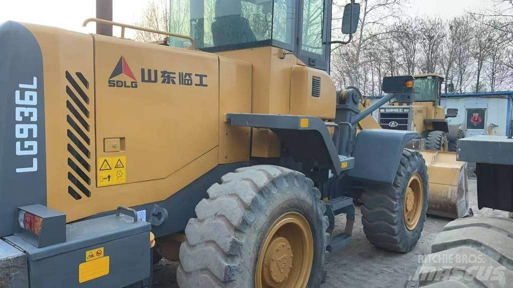 SDLG 936L Kolesni nakladalci