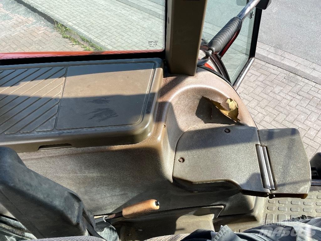 New Holland M 160 Traktorji