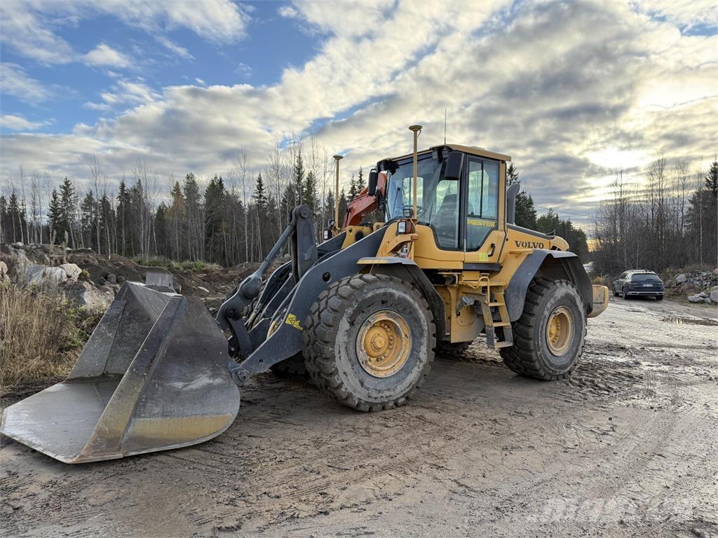 Volvo L120F Kolesni nakladalci