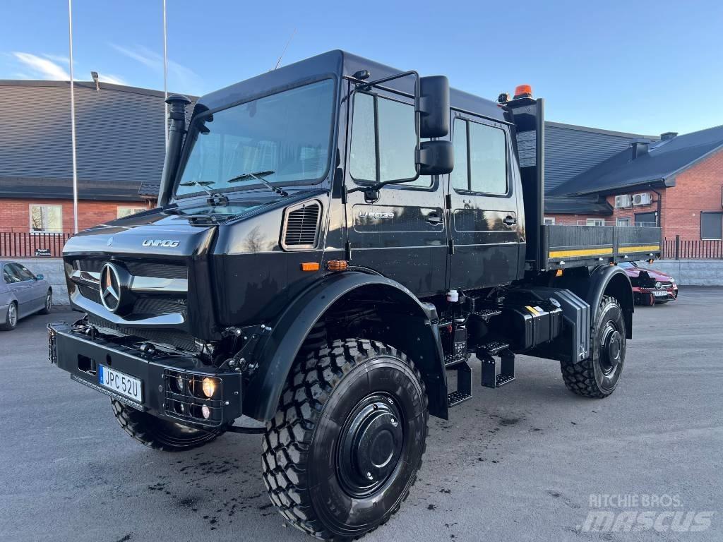 Mercedes-Benz Unimog Tovornjaki s kesonom/platojem