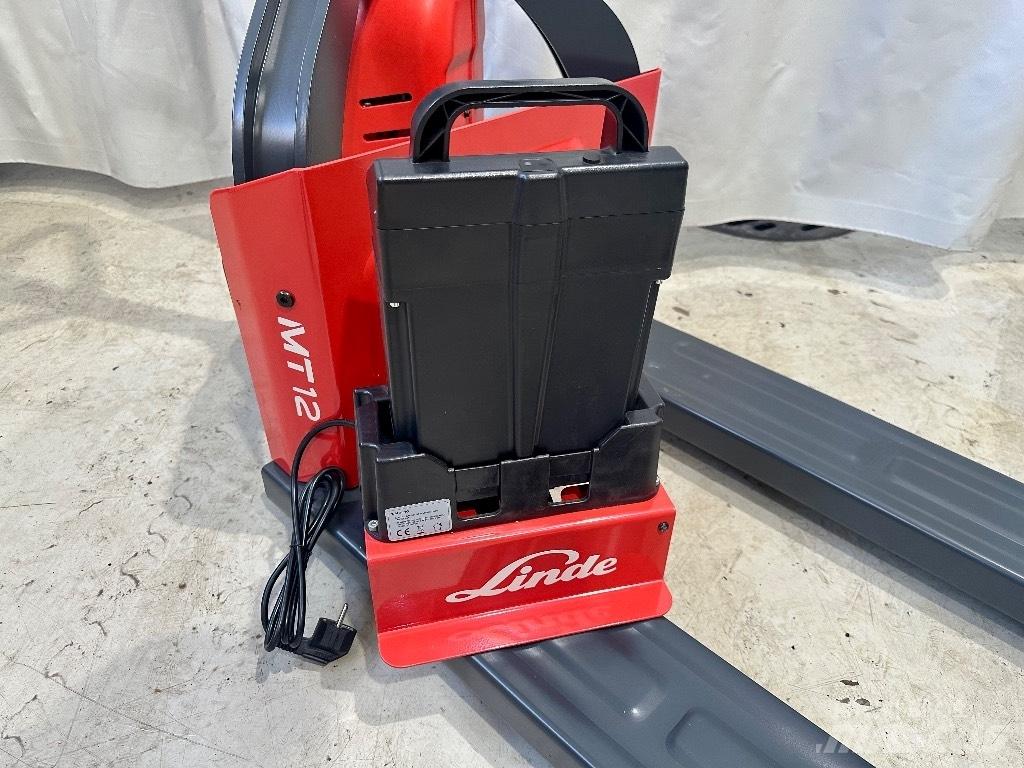 Linde MT 12 Električni nizko dvižni viličar