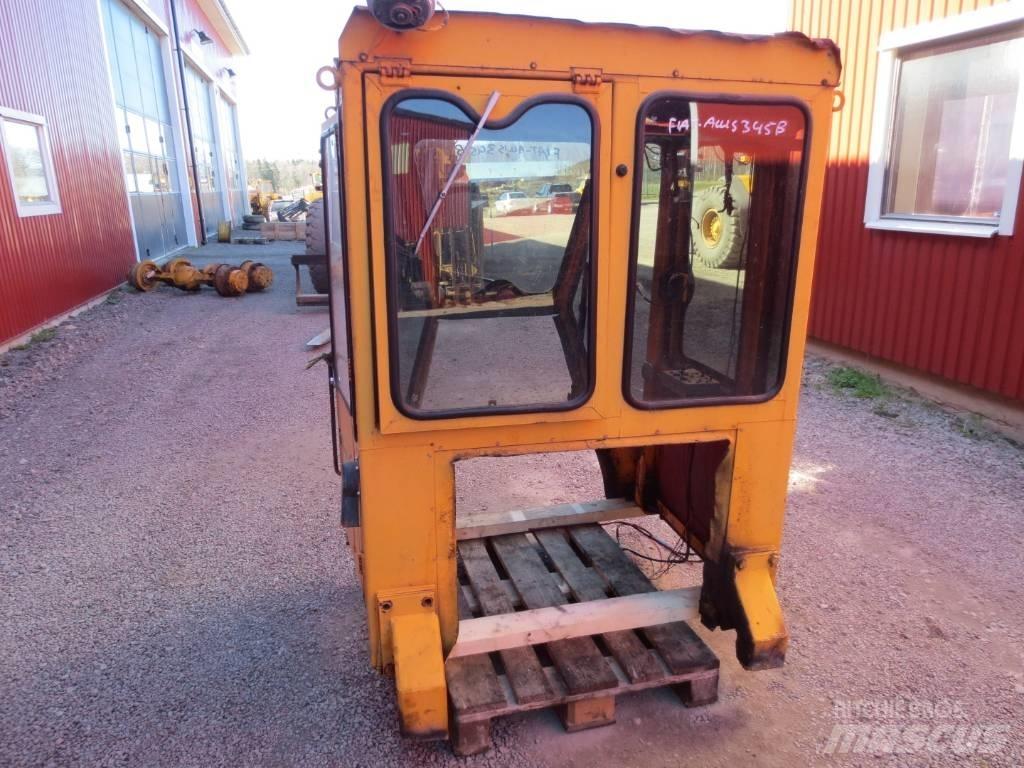 Fiat-Allis 345B Kabine in notranjost