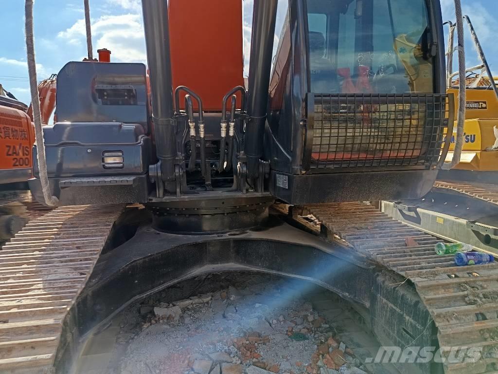 Hitachi ZX 200 Bagri goseničarji