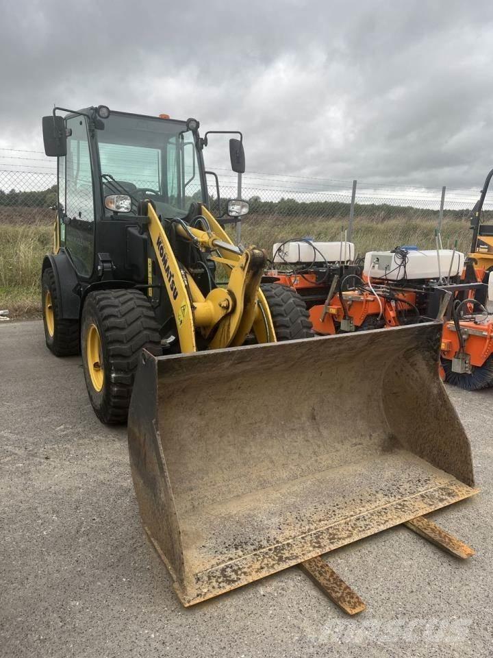Komatsu WA70M-8EO Večnamenski nakladalci